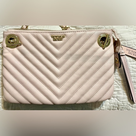 VICTORIA SECRET Pebbled V-Quilt 24/7 Crossbody color pink size 8x5 NWT - Picture 4 of 9